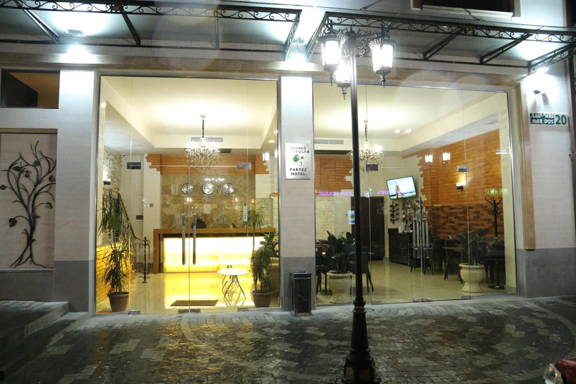 Hotel Partiez Erevan Esterno foto