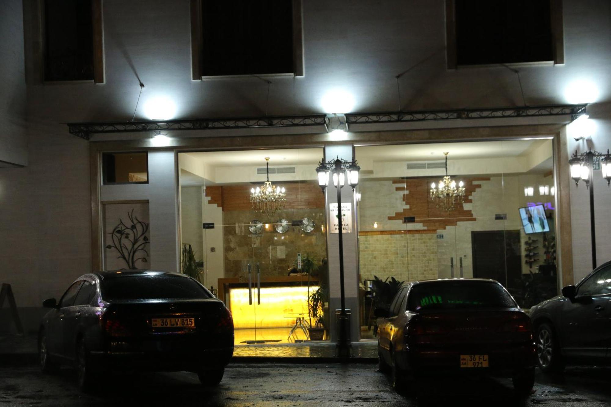 Hotel Partiez Erevan Esterno foto