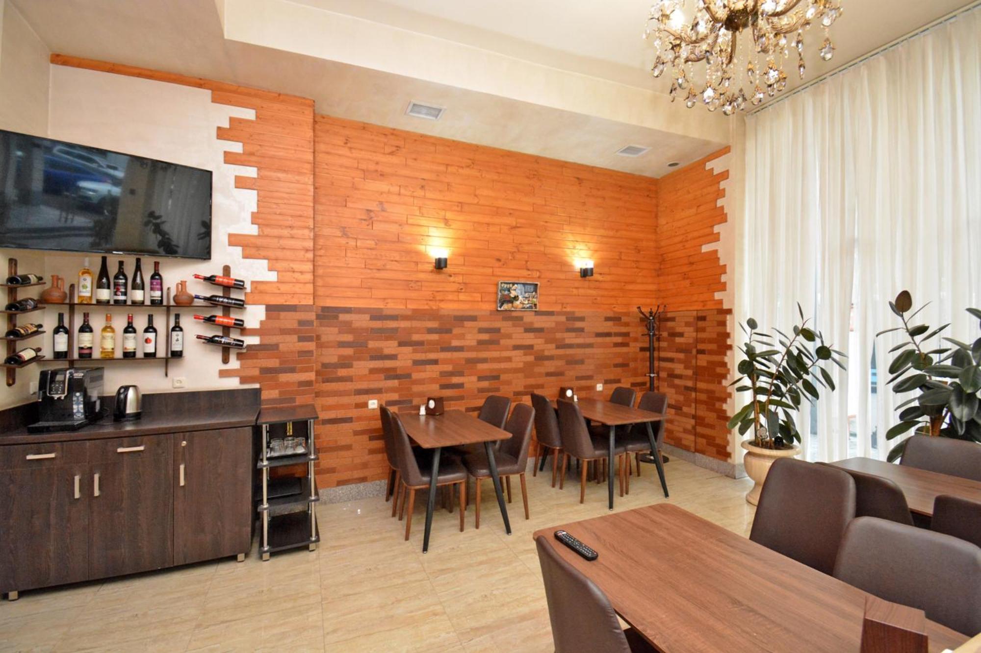 Hotel Partiez Erevan Esterno foto