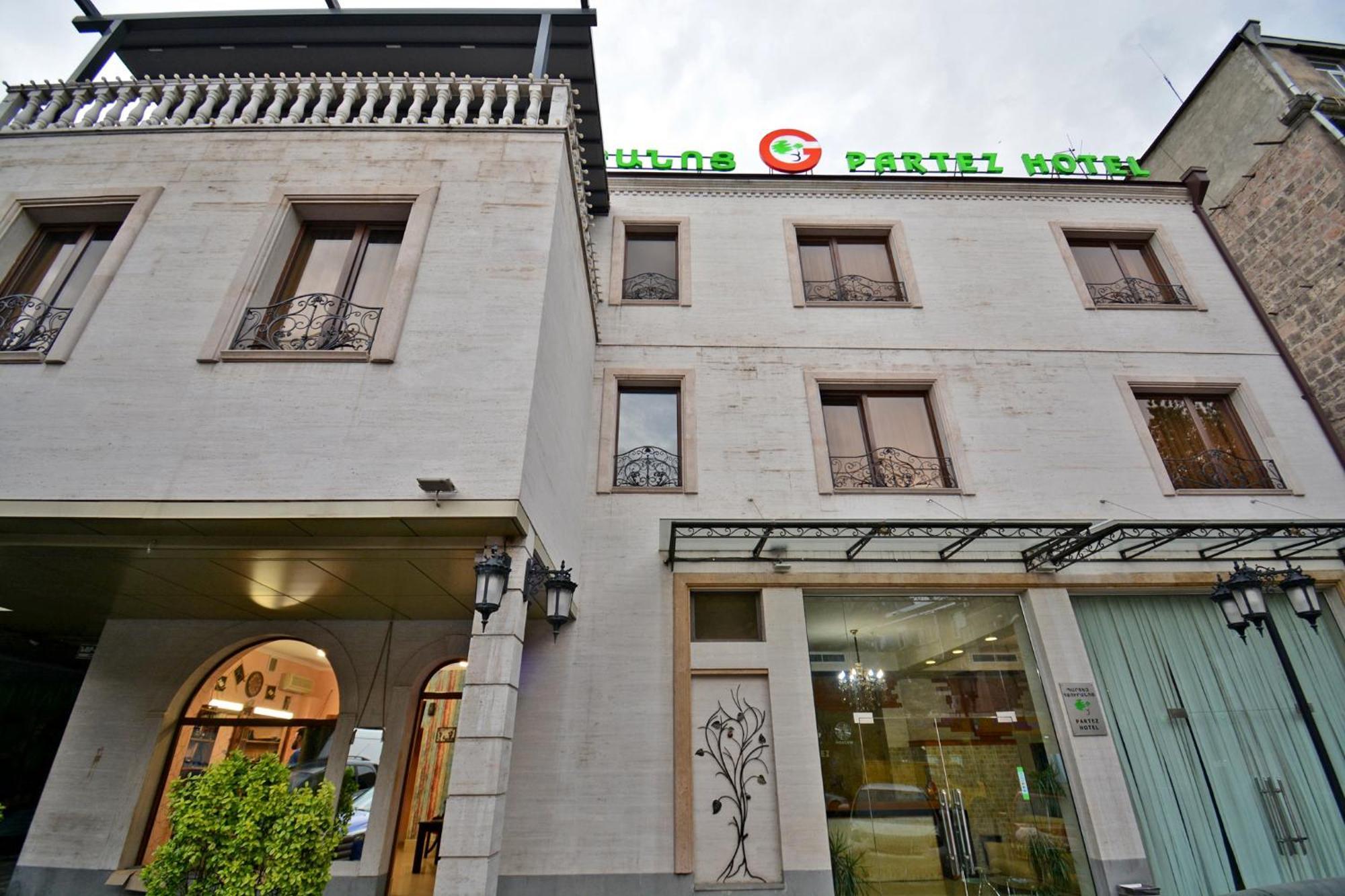 Hotel Partiez Erevan Esterno foto