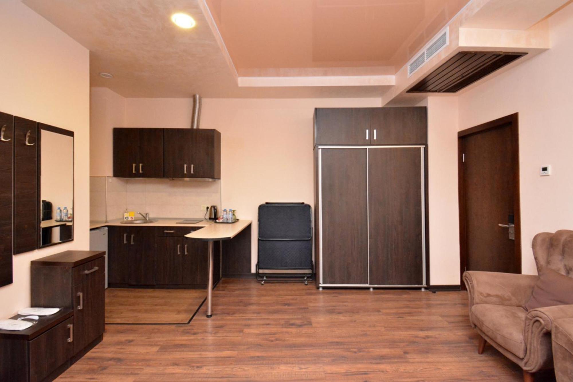 Hotel Partiez Erevan Esterno foto
